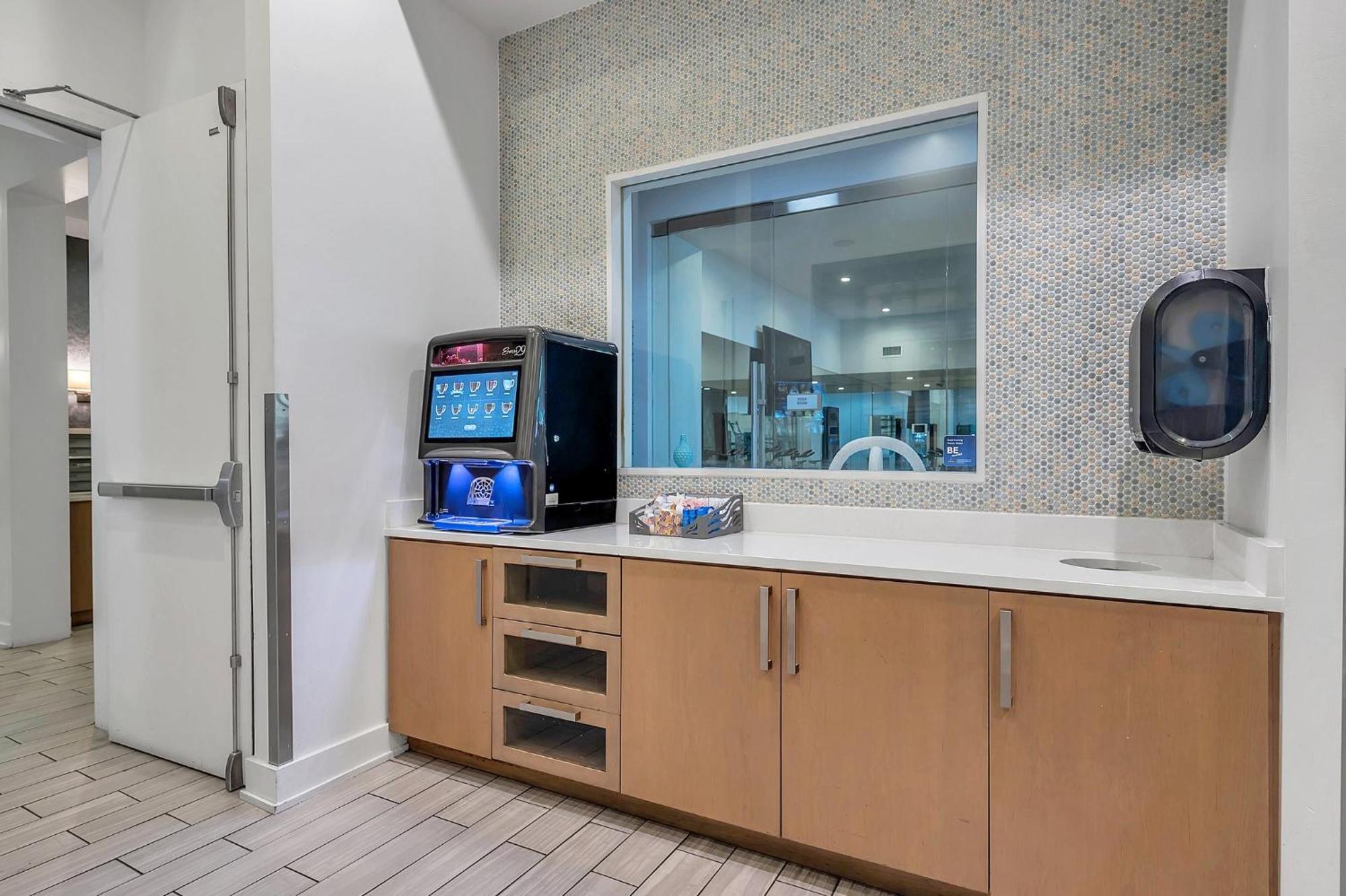 Luxury 1 Bedroom With Den Downtown Tampa Apt - City Views, Rooftop Pool, Workspace Exterior foto