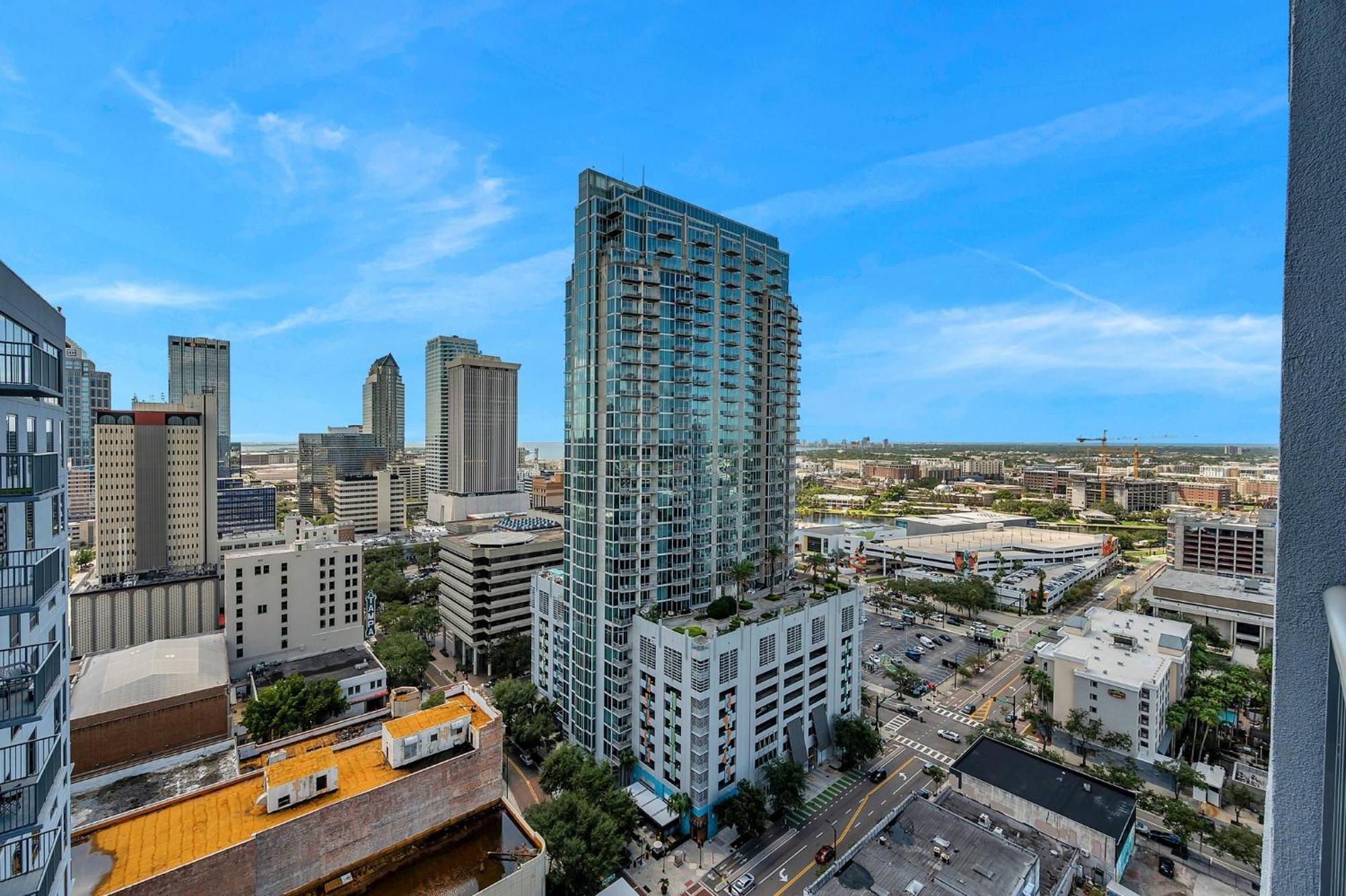 Luxury 1 Bedroom With Den Downtown Tampa Apt - City Views, Rooftop Pool, Workspace Exterior foto