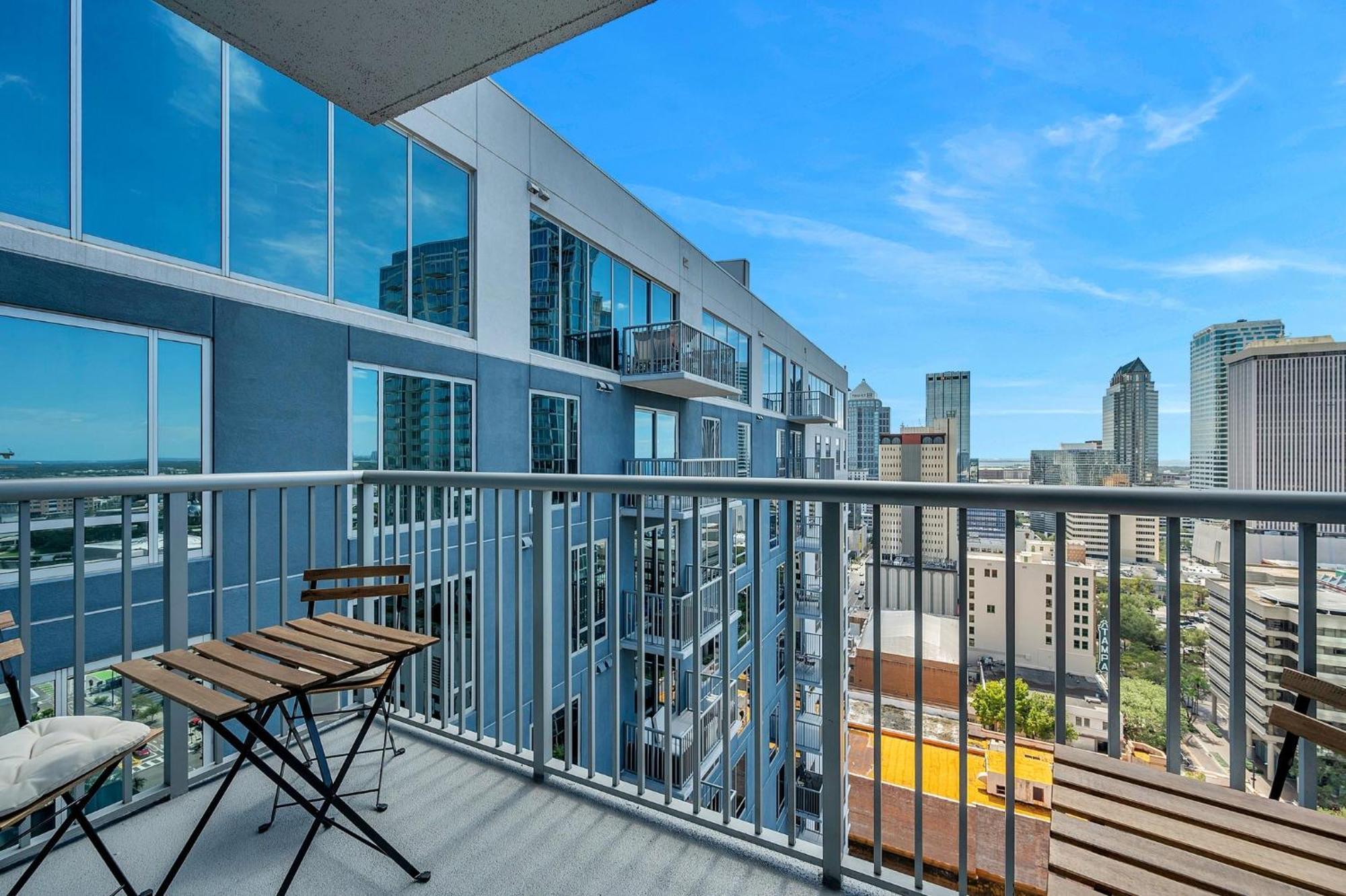 Luxury 1 Bedroom With Den Downtown Tampa Apt - City Views, Rooftop Pool, Workspace Exterior foto