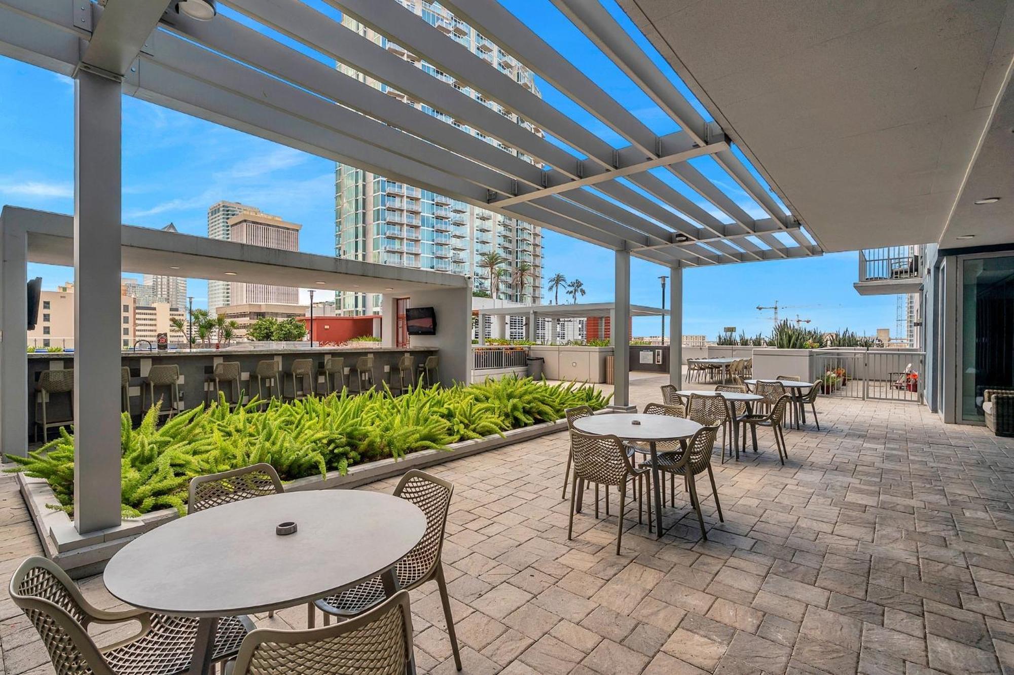 Luxury 1 Bedroom With Den Downtown Tampa Apt - City Views, Rooftop Pool, Workspace Exterior foto